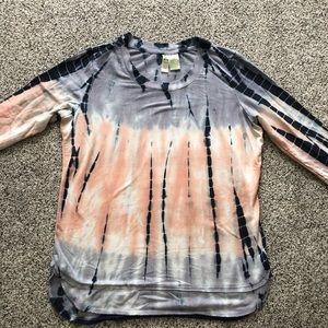 Women’s tie dye top size large